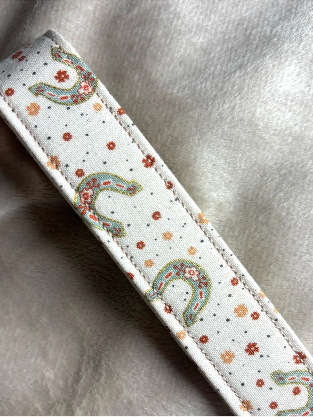 Horseshoe & Floral Print Wristlet Keychain